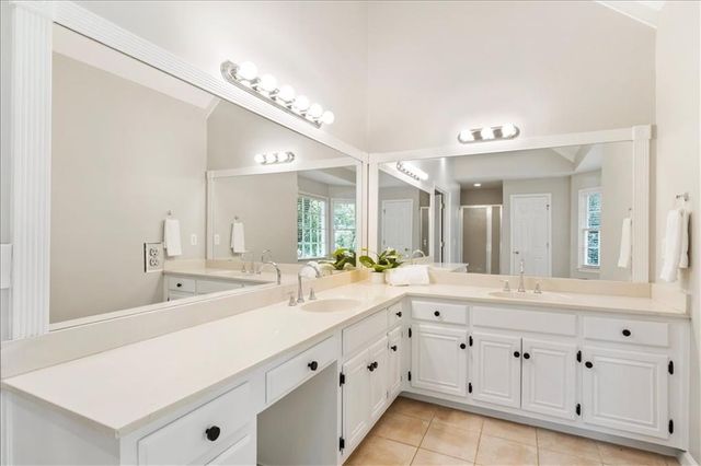 153 Lakeside Drive NW, Kennesaw, GA 30144