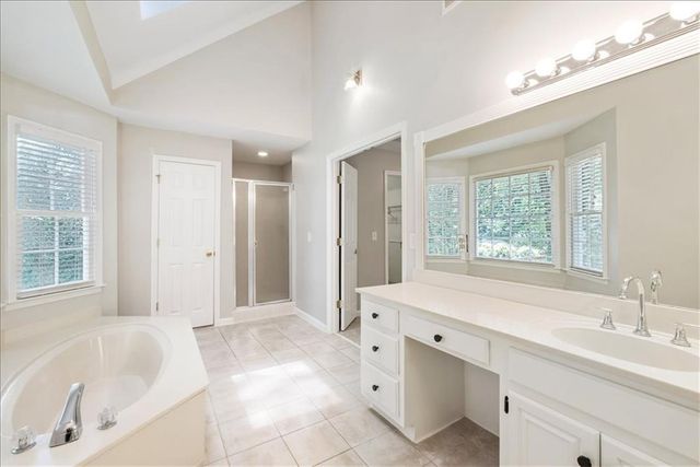 153 Lakeside Drive NW, Kennesaw, GA 30144