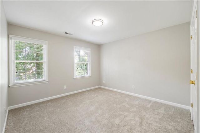 153 Lakeside Drive NW, Kennesaw, GA 30144