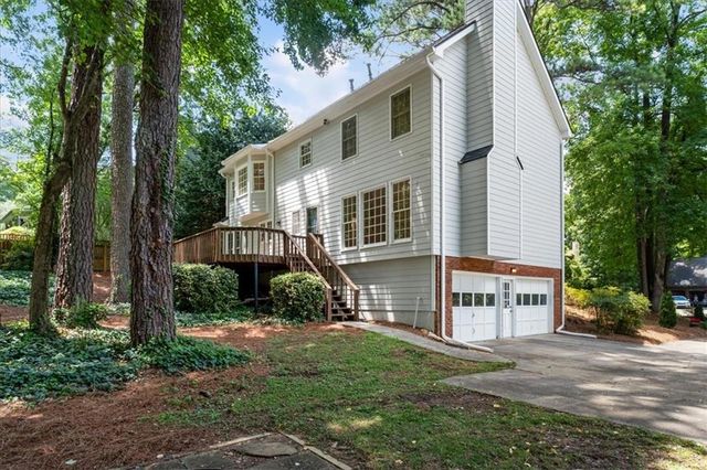 153 Lakeside Drive NW, Kennesaw, GA 30144