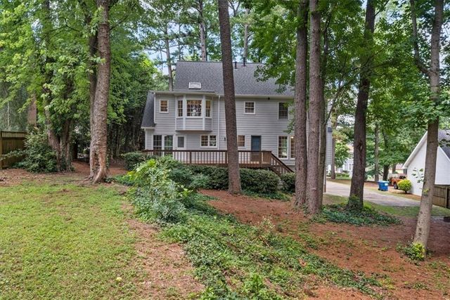 153 Lakeside Drive NW, Kennesaw, GA 30144