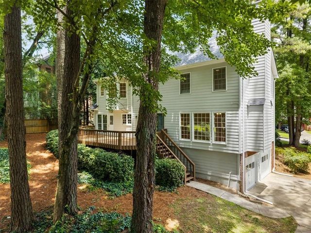 153 Lakeside Drive NW, Kennesaw, GA 30144