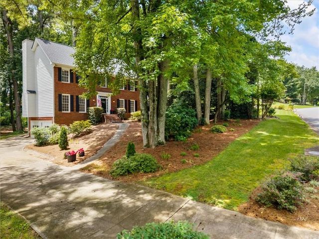 153 Lakeside Drive NW, Kennesaw, GA 30144