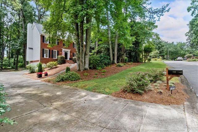 153 Lakeside Drive NW, Kennesaw, GA 30144