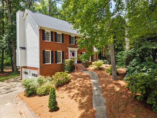153 Lakeside Drive NW, Kennesaw, GA 30144