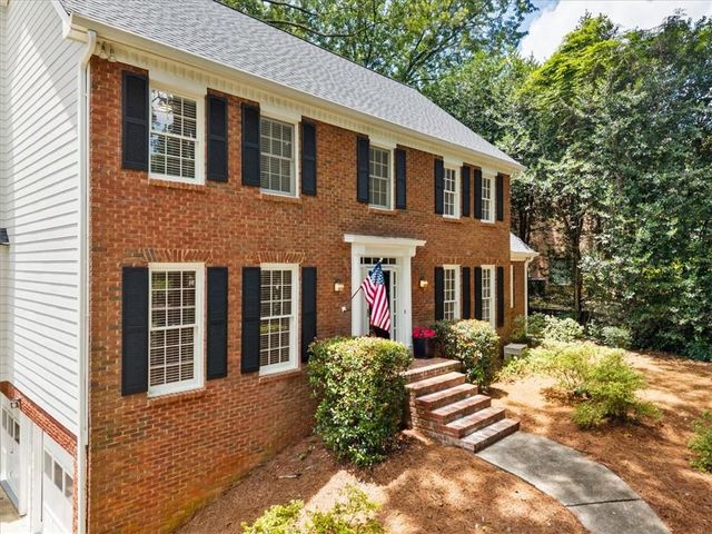 153 Lakeside Drive NW, Kennesaw, GA 30144