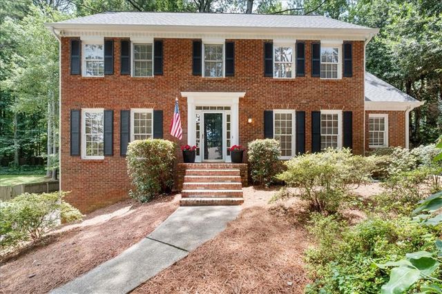 153 Lakeside Drive NW, Kennesaw, GA 30144
