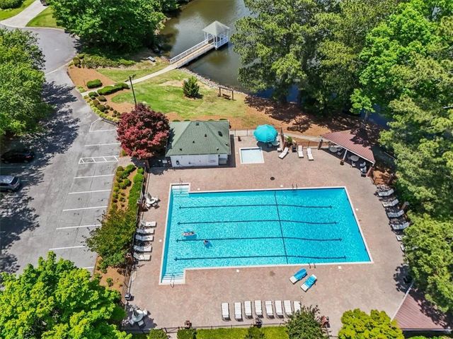153 Lakeside Drive NW, Kennesaw, GA 30144