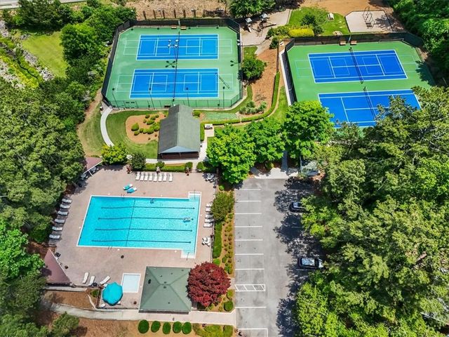 153 Lakeside Drive NW, Kennesaw, GA 30144