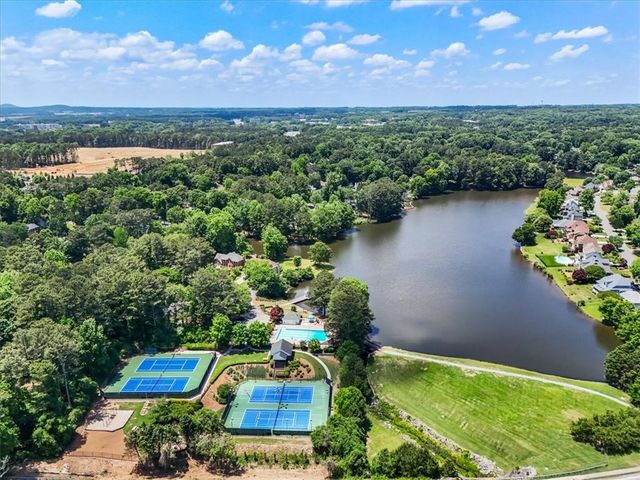 153 Lakeside Drive NW, Kennesaw, GA 30144