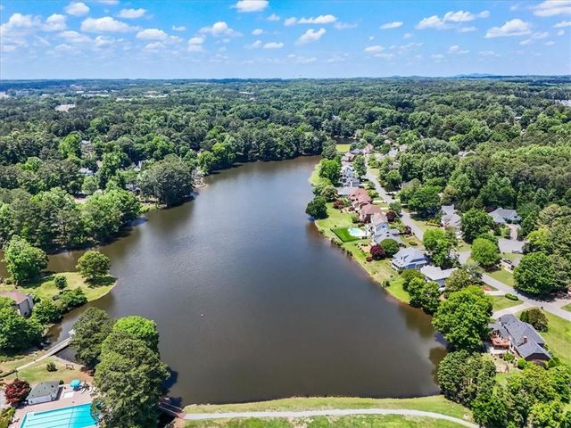 153 Lakeside Drive NW, Kennesaw, GA 30144