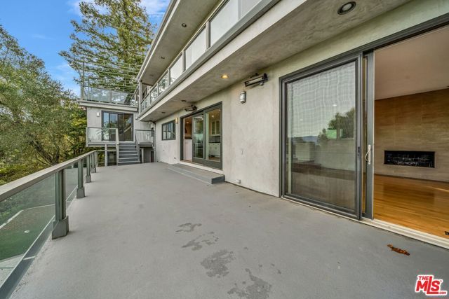 15263 Mulholland Drive, Los Angeles, CA 90077