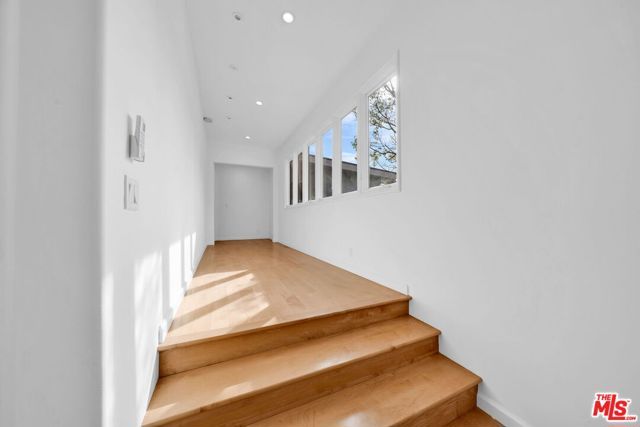 15263 Mulholland Drive, Los Angeles, CA 90077