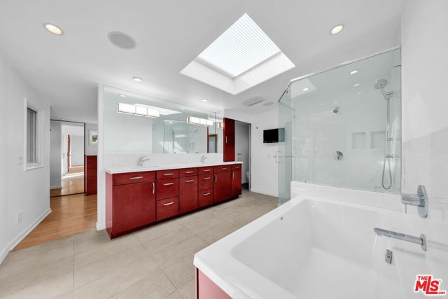 15263 Mulholland Drive, Los Angeles, CA 90077