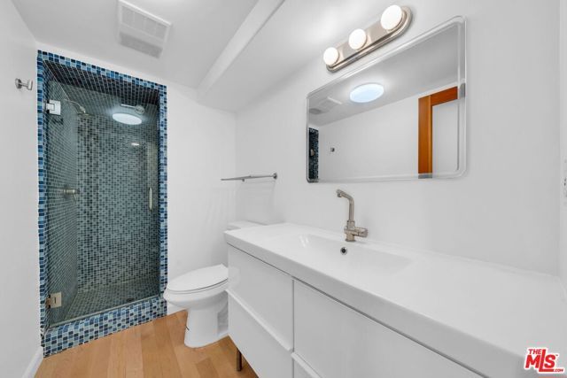 15263 Mulholland Drive, Los Angeles, CA 90077