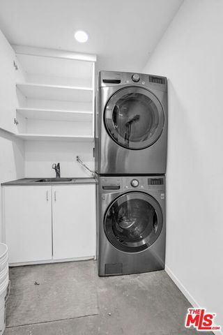 15263 Mulholland Drive, Los Angeles, CA 90077