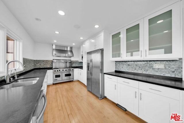 15263 Mulholland Drive, Los Angeles, CA 90077