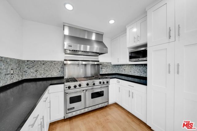 15263 Mulholland Drive, Los Angeles, CA 90077