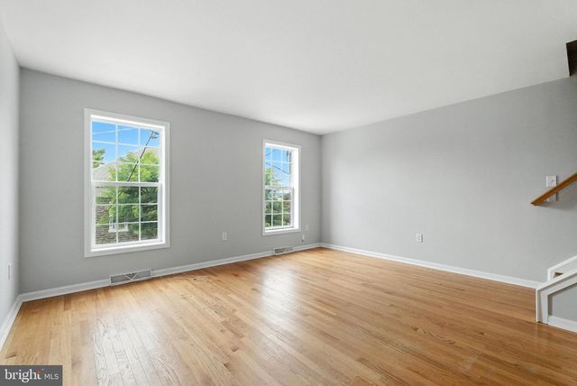 3823 LAURISTON ST, Philadelphia, PA 19128