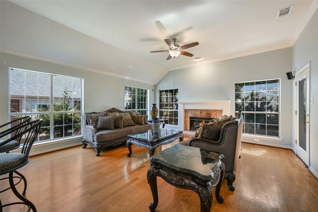1004 Tennison Drive, Euless, TX 76039