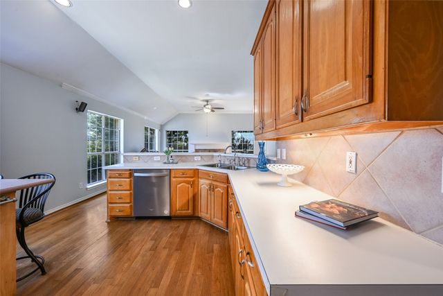 1004 Tennison Drive, Euless, TX 76039