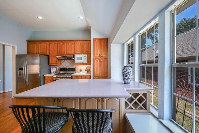 1004 Tennison Drive, Euless, TX 76039