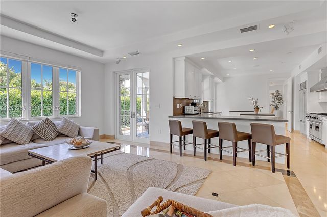 350 Redwood Ln, Key Biscayne, FL 33149
