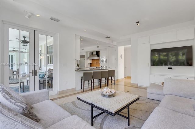 350 Redwood Ln, Key Biscayne, FL 33149