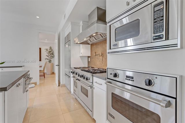 350 Redwood Ln, Key Biscayne, FL 33149