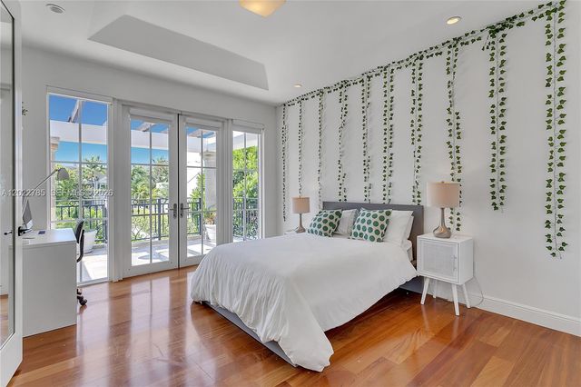 350 Redwood Ln, Key Biscayne, FL 33149