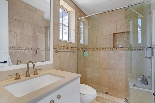 350 Redwood Ln, Key Biscayne, FL 33149