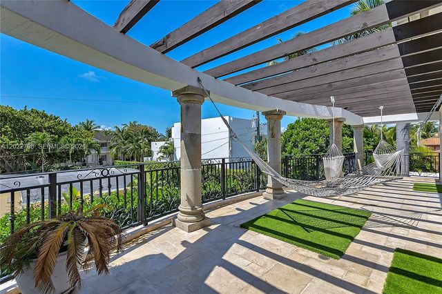 350 Redwood Ln, Key Biscayne, FL 33149