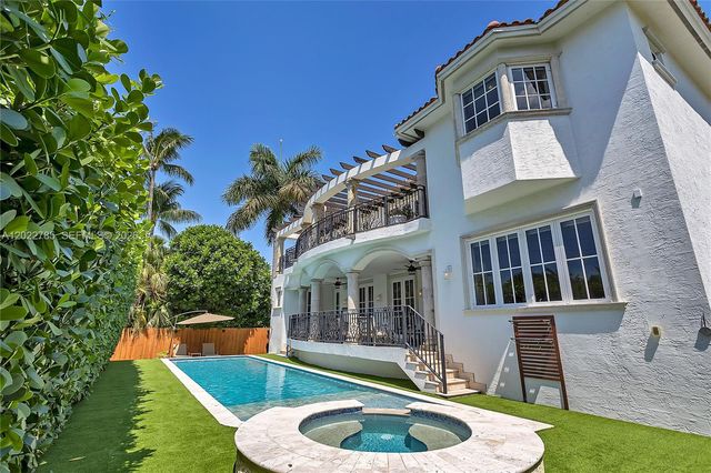 350 Redwood Ln, Key Biscayne, FL 33149