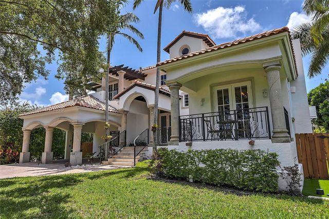 350 Redwood Ln, Key Biscayne, FL 33149