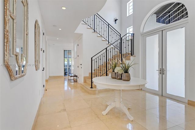 350 Redwood Ln, Key Biscayne, FL 33149