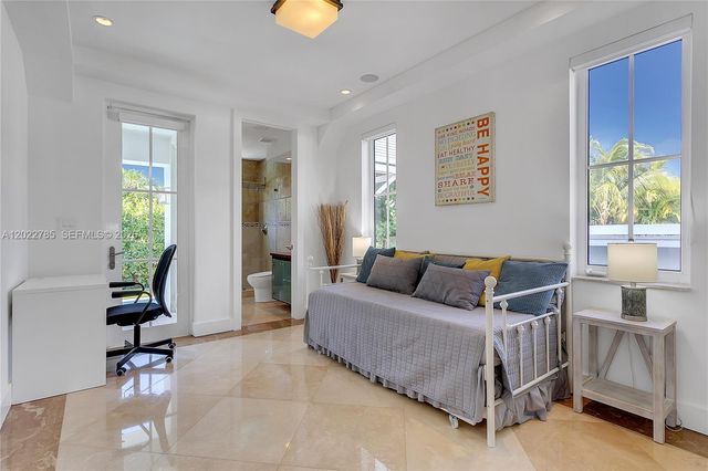 350 Redwood Ln, Key Biscayne, FL 33149
