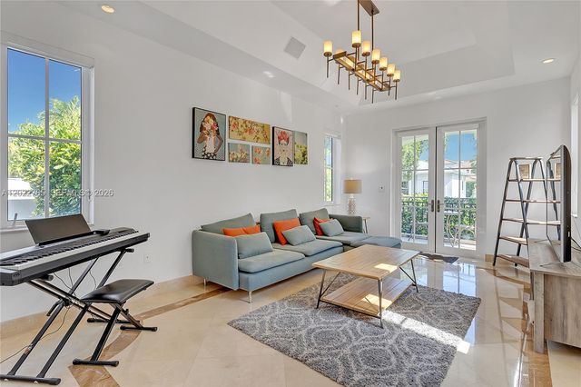 350 Redwood Ln, Key Biscayne, FL 33149