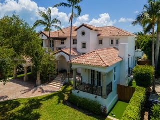 350 Redwood Ln, Key Biscayne, FL 33149