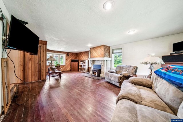 14604 Woodburn Monitor Rd NE, Woodburn, OR 97071