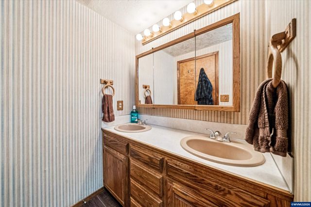 14604 Woodburn Monitor Rd NE, Woodburn, OR 97071