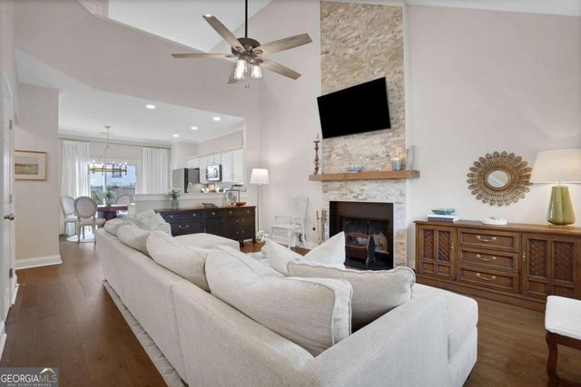 90 Regency Road, Roswell, GA 30022