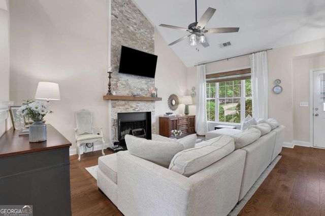 90 Regency Road, Roswell, GA 30022