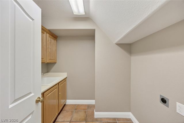 2200 Menifee Court, Las Vegas, NV 89134