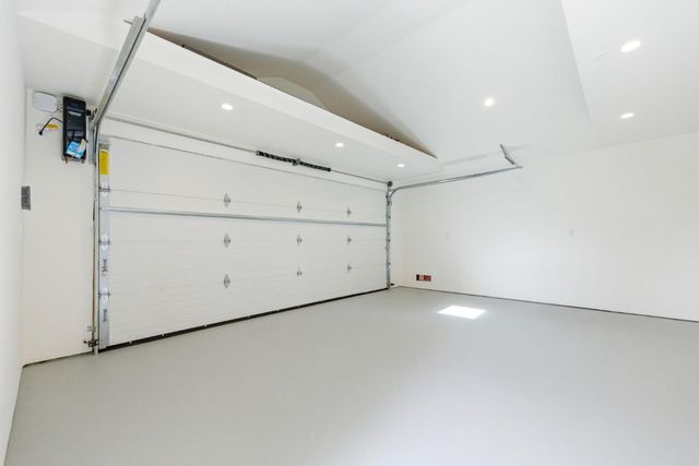 2351 Louis Road, Palo Alto, CA 94303