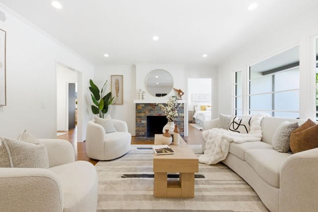 2351 Louis Road, Palo Alto, CA 94303