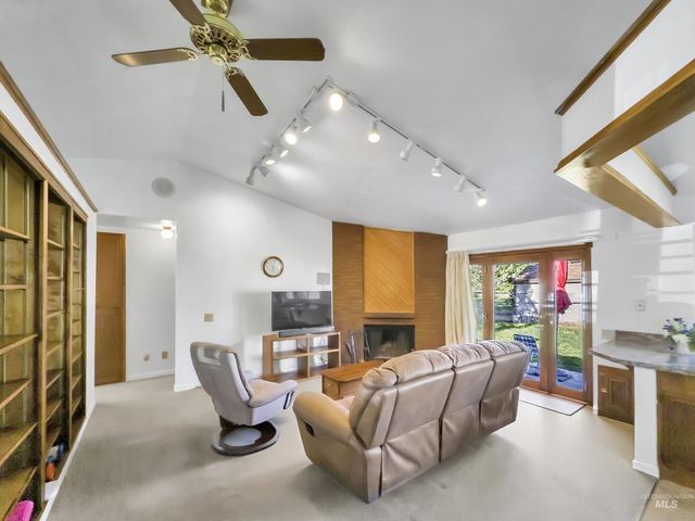 3950 N Whitehead, Boise, ID 83703
