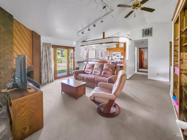 3950 N Whitehead, Boise, ID 83703