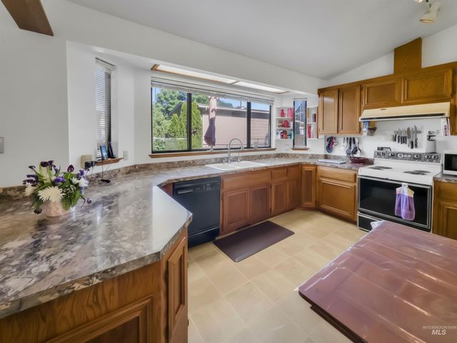 3950 N Whitehead, Boise, ID 83703