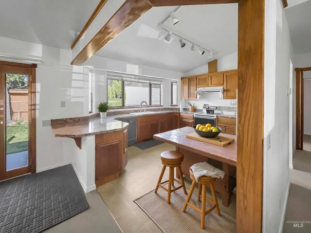 3950 N Whitehead, Boise, ID 83703