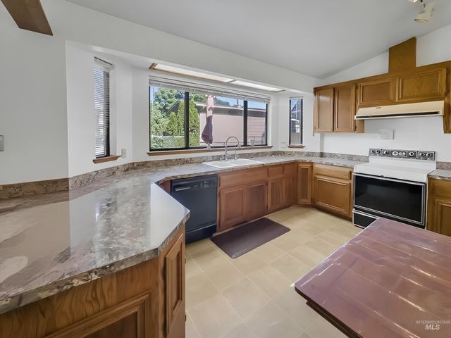 3950 N Whitehead, Boise, ID 83703